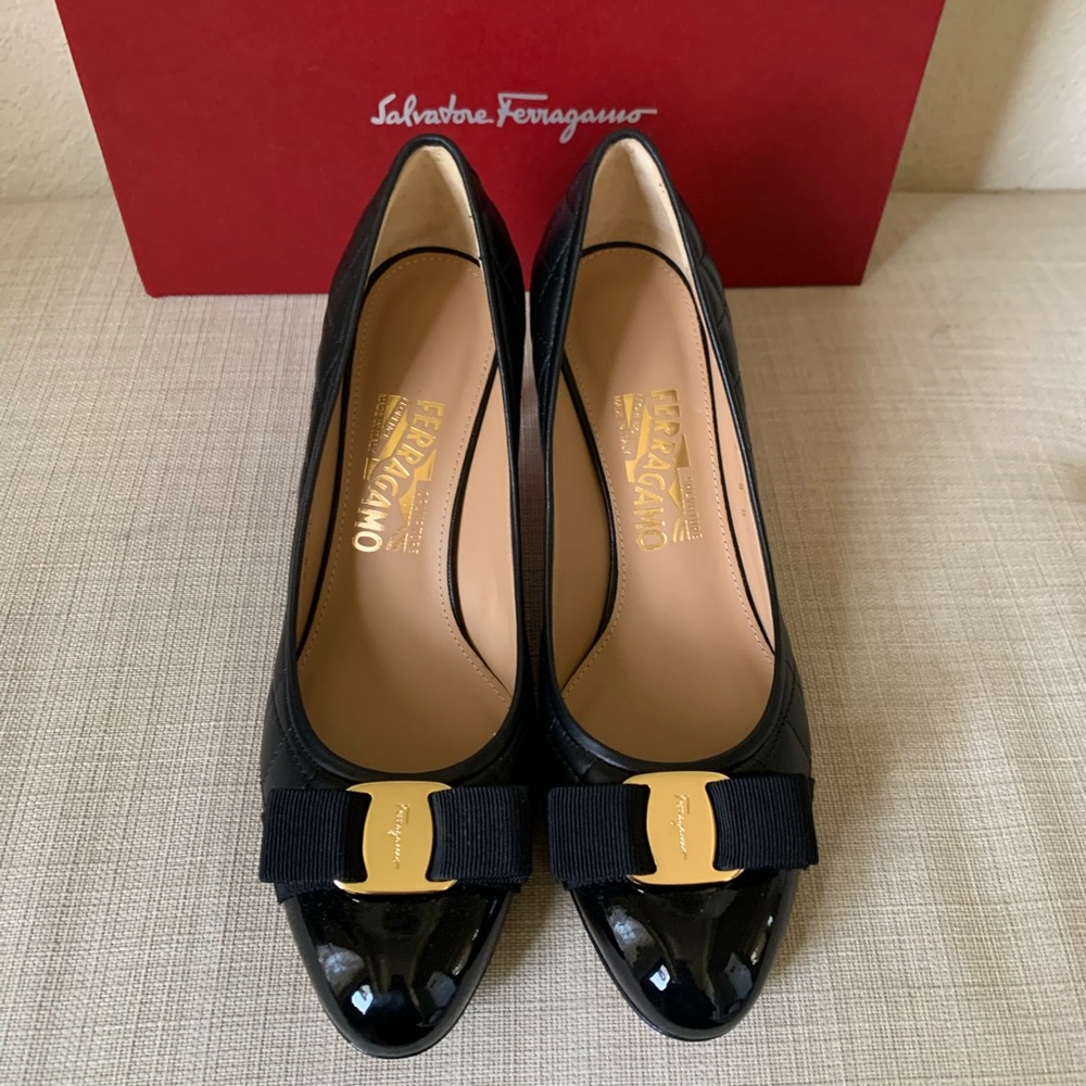 ♥️SOLD♥️ Salvatore Ferragamo Carla Q patent pumps
